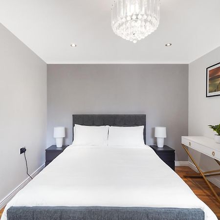 A Beautiful Stylish 2 Bedroom Apartment -City Of 런던 외부 사진