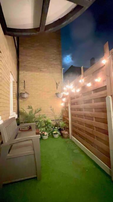 A Beautiful Stylish 2 Bedroom Apartment -City Of 런던 외부 사진