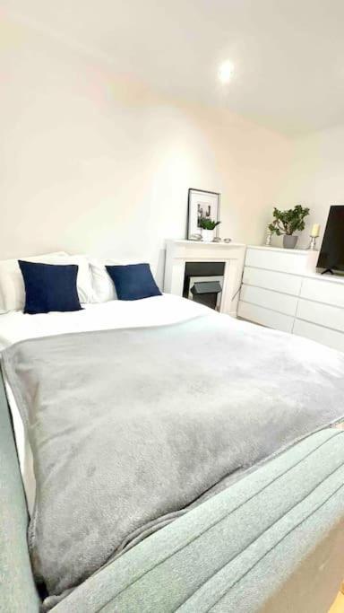 A Beautiful Stylish 2 Bedroom Apartment -City Of 런던 외부 사진