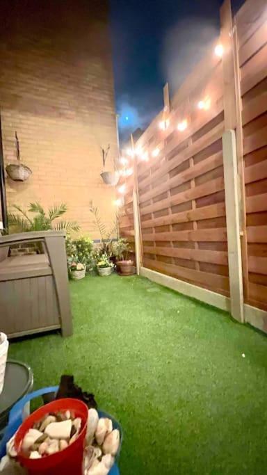 A Beautiful Stylish 2 Bedroom Apartment -City Of 런던 외부 사진