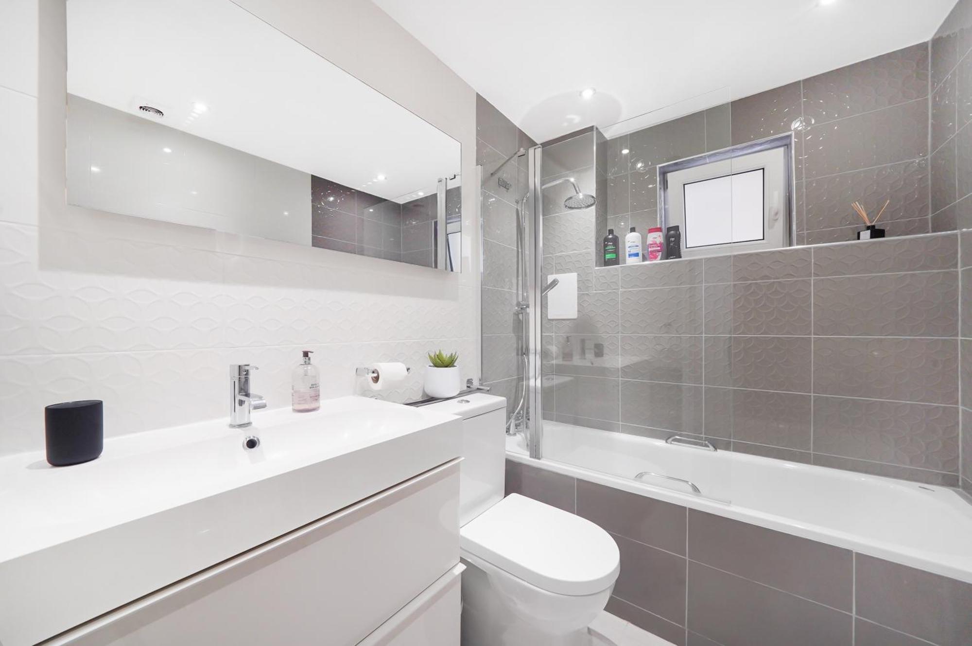 A Beautiful Stylish 2 Bedroom Apartment -City Of 런던 외부 사진